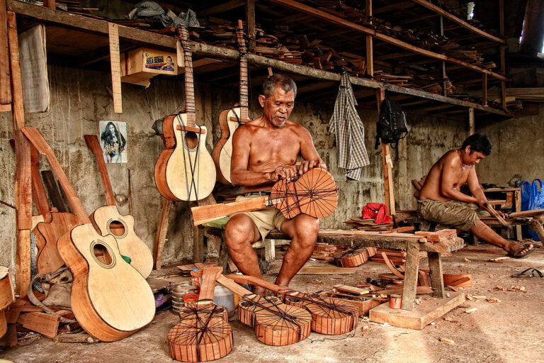 Bandu Gunaratne - Birth of guitars